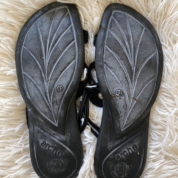 Black Arche Size 10 3-Strap Sandal - Picture 3 of 3